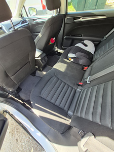 Ford Mondeo (7 фото из 8)