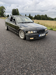 E36 323i купе (6 фото из 6)