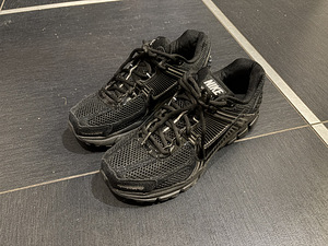 кроссовки Nike Zoom Vomero 5 (6 фото из 7)