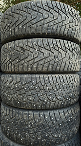 R16 Continental Hankook 216/60/16 - 6mm - 95% naelad (1 foto / 1)