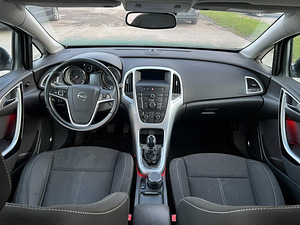 OPEL ASTRA (10 фото из 11)