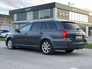 TOYOTA AVENSIS (6 фото из 10)