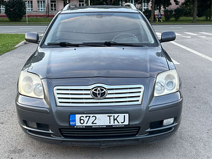 TOYOTA AVENSIS (3 фото из 10)