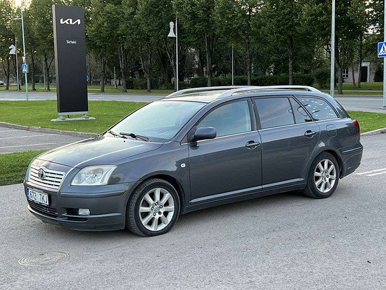 TOYOTA AVENSIS
