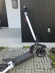 Продам электросамокат KuKirin G4 (4 фото из 6)