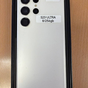 Samsung Galaxy S23 Ultra 256Gb White в очень хорошем состоянии
