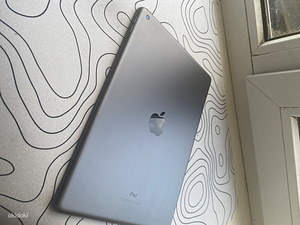 iPad 9 Gen Wi‑Fi 64GB 2021 (4 фото из 4)