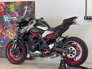 Kawasaki Z900 2023 (6 фото из 7)