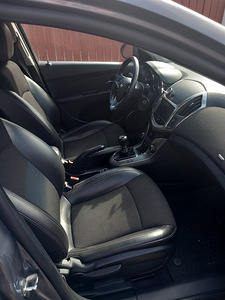 Chevrolet Cruze 1.8 104kW (11 foto / 12)