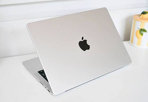 Macbook pro m5 (3 foto / 3)