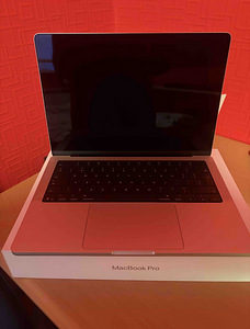 Macbook pro m5 (4 foto / 5)