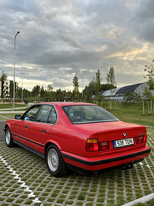 BMW e34 520i (3 фото из 11)
