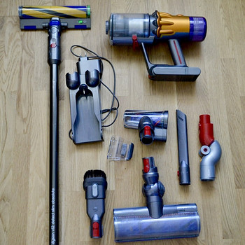 Пылесос dyson V12 Absolute