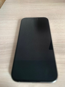 Apple iPhone 16 Pro (1 foto / 2)
