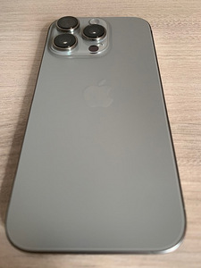 Apple iPhone 16 Pro (2 foto / 2)
