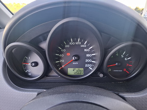 Mitsubishi Colt (12 фото из 15)