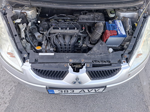 Mitsubishi Colt (13 фото из 15)