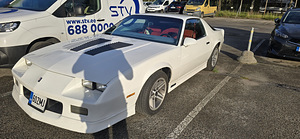 Chevrolet Camaro Iroc-Z 1987. aasta (2 foto / 14)