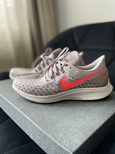 Nike Pegasus jooksutossud. Nike беговые кроссовки (2 фото из 5)