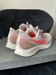 Nike Pegasus jooksutossud. Nike беговые кроссовки (3 фото из 5)
