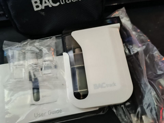 Портативный Алкотестер BAC Track