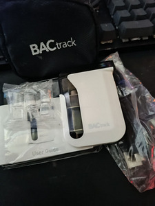 Портативный Алкотестер BAC Track (1 фото из 1)