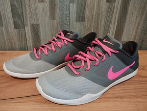 Кроссовки Nike 37,5, стелька 23,5 см (1 фото из 3)