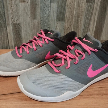 Кроссовки Nike 37,5, стелька 23,5 см