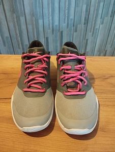 Кроссовки Nike 37,5, стелька 23,5 см (2 фото из 3)