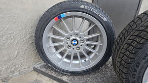 Диски с резиной на BMW. (1 фото из 7)