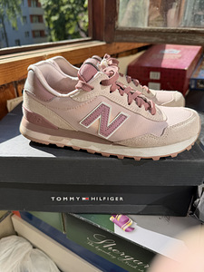 Naiste jalatsid New balance (1 foto / 6)