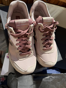 Naiste jalatsid New balance (2 foto / 6)