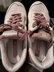 Naiste jalatsid New balance (3 foto / 6)
