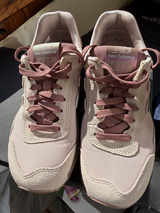 Naiste jalatsid New balance (6 foto / 6)