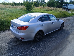 Lexus IS250 V6 ATM Bensiin 2006 (4 foto / 10)