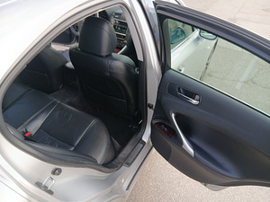 Lexus IS250 V6 ATM Bensiin 2006 (8 foto / 10)