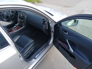 Lexus IS250 V6 ATM Bensiin 2006 (9 foto / 10)