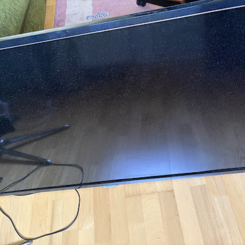 Samsung UE46F5700 на запчасти (разбита матрица и 2 подсветки