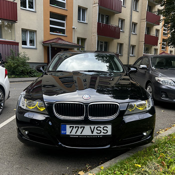Автомобиль BMW E90 2011 год