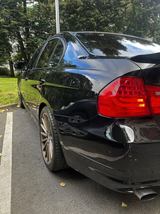 Автомобиль BMW E90 2011 год (4 фото из 13)
