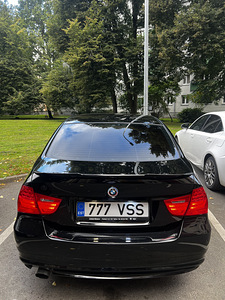 Автомобиль BMW E90 2011 год (5 фото из 13)
