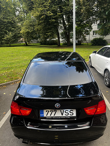 Автомобиль BMW E90 2011 год (7 фото из 13)