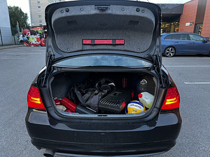 Автомобиль BMW E90 2011 год (13 фото из 13)