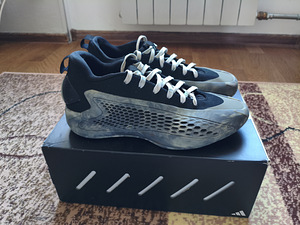 Adidas (1 фото из 6)