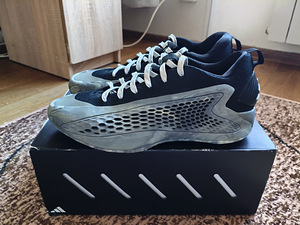 Adidas (3 фото из 6)