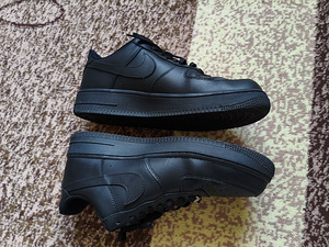 Nike (3 foto / 6)