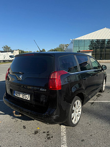 PEUGEOT 5008 (2 фото из 9)
