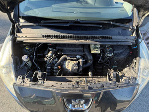 PEUGEOT 5008 (7 фото из 9)
