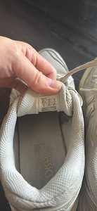 Кремово-бежевые кроссовки ASICS, размер 39 (3 фото из 3)