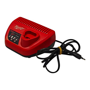 Laadija Milwaukee C 12 C (1 foto / 5)